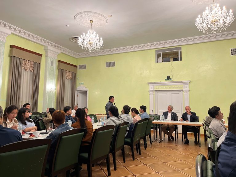 z7005723762474_8826f12957ed92508a5cfc3253ae98f0