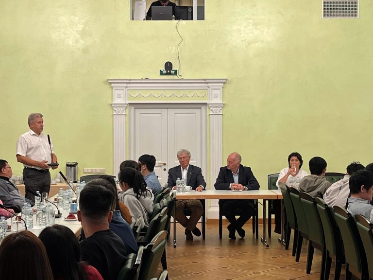 z7005723769681_7ee5229c3ce8d1c5d34890f284f40f20