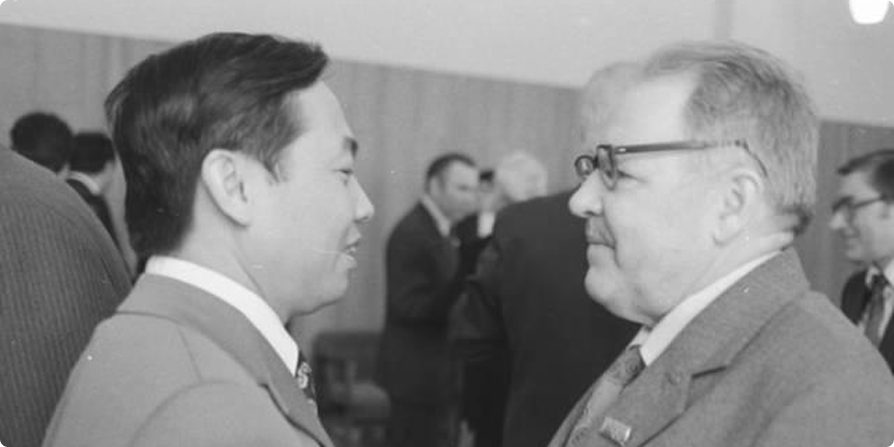 GS. VS. Nguyễn Văn Hiệu và V.S. Vladimirov